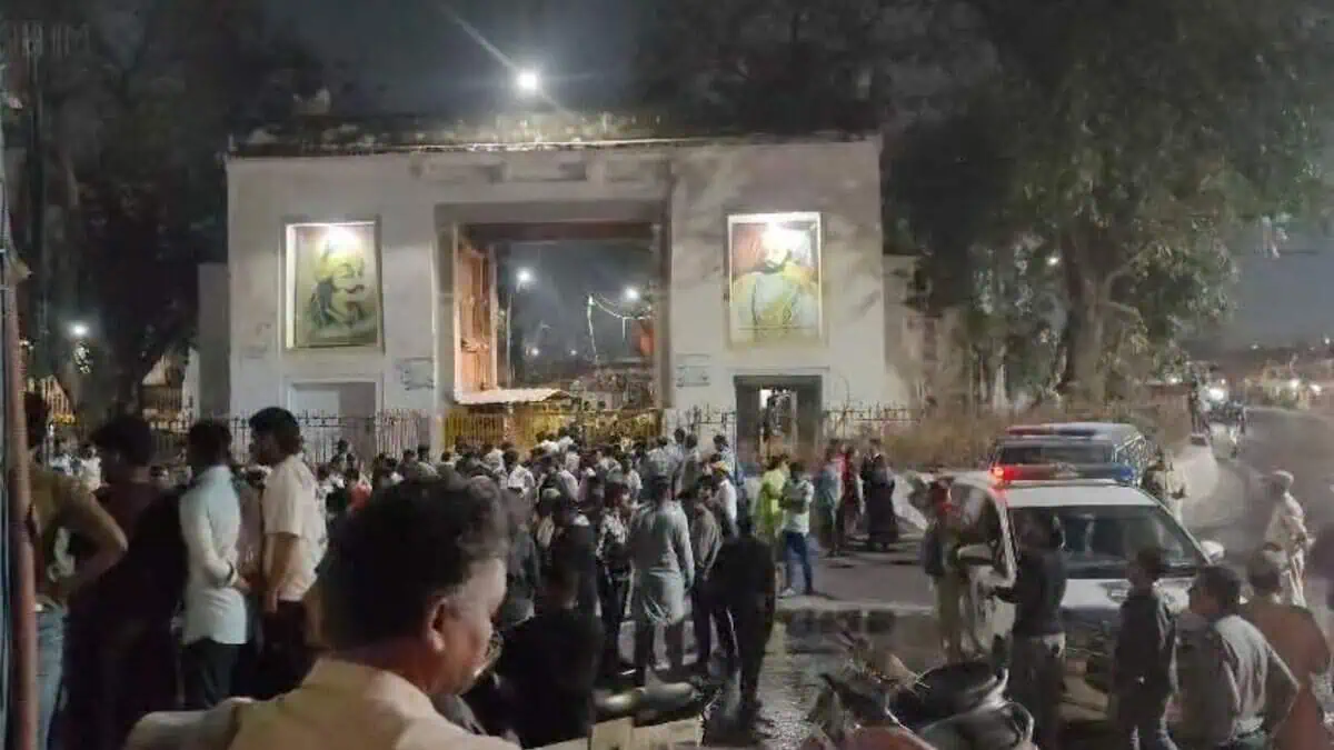 Police deployment at the site of Puranapul Darwaza violence in Hyderabad